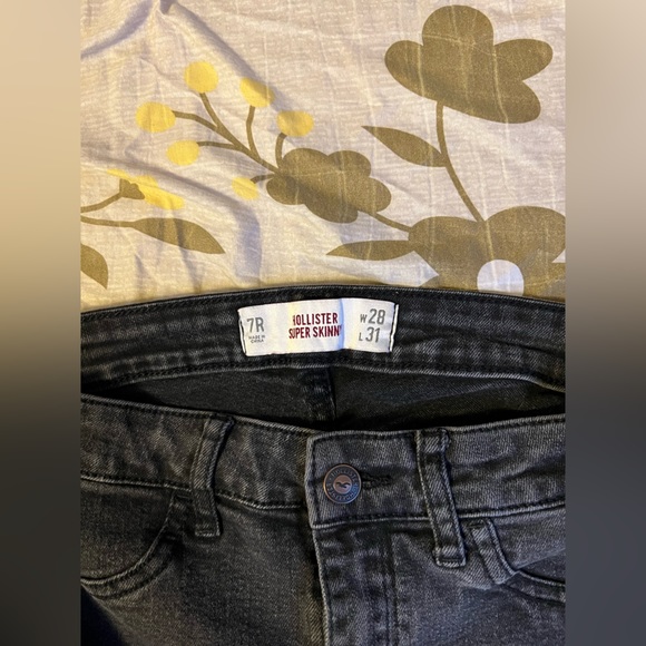 Hollister supper skinny men’s jeans - Picture 3 of 3